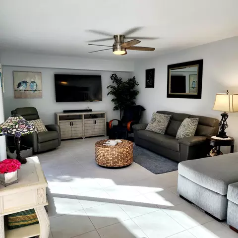 3025 30th Ct, Jupiter, FL 33477 photo 6