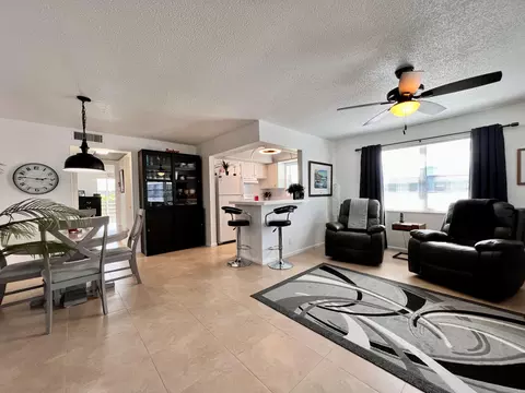 282 Camden L, West Palm Beach, FL 33417