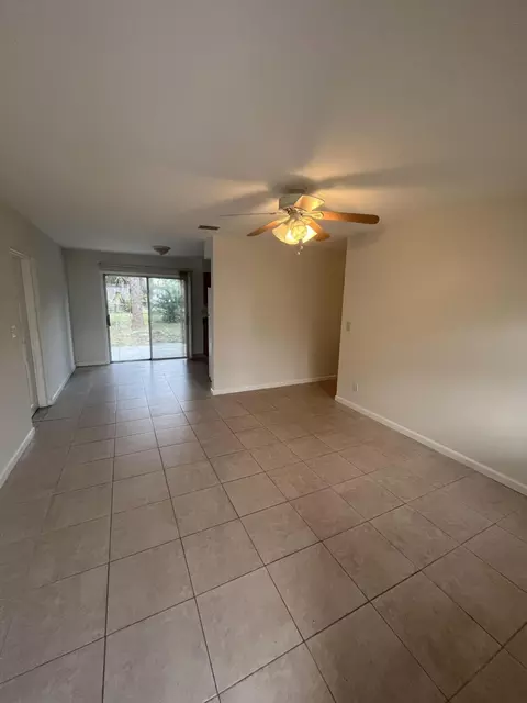 919 SE 10th St, Stuart, FL 34994 photo 4