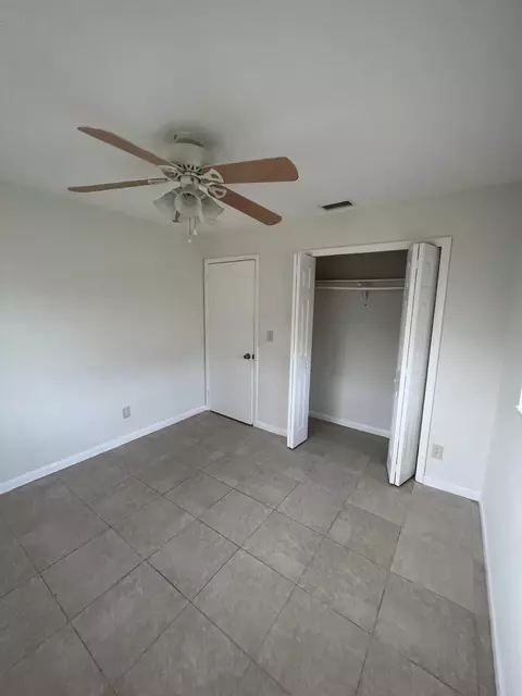 919 SE 10th St, Stuart, FL 34994 photo 3