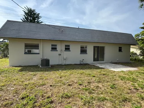 919 SE 10th St, Stuart, FL 34994 photo 8