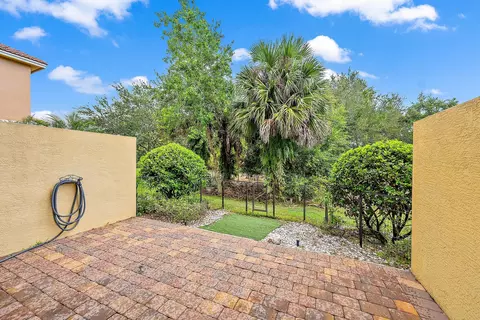 575 SW Glen Crest Way, Stuart, FL 34997 photo 18
