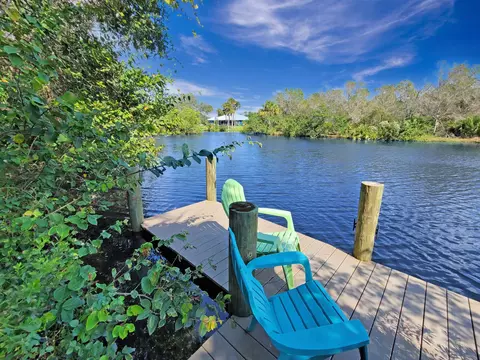 575 SW Glen Crest Way, Stuart, FL 34997 photo 4