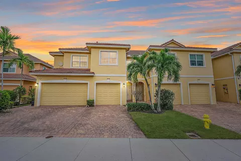 575 SW Glen Crest Way, Stuart, FL 34997 photo 5
