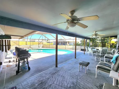 1985 SE Dupont St, Port Saint Lucie, FL 34952