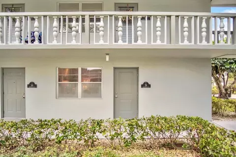 29 Dorchester B, West Palm Beach, FL 33417