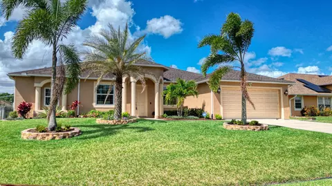 343 SW Jeanne Ave, Port Saint Lucie, FL 34953