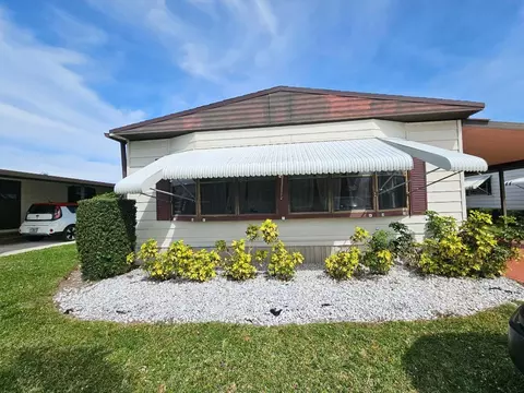 8073 SE Saratoga Dr, Hobe Sound, FL 33455