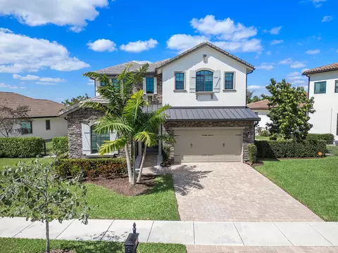 9004 Grand Prix Ln, Boynton Beach, FL 33472