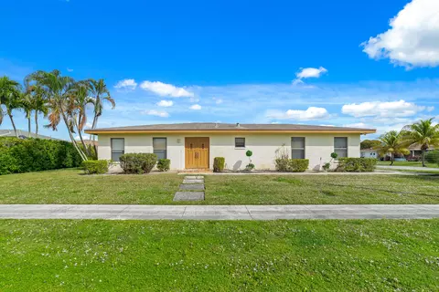 7607 Deuce Ln, Lake Worth, FL 33467