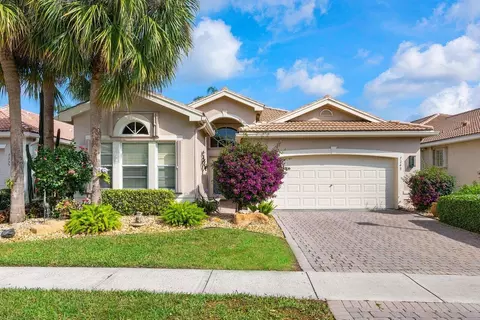 7249 Morocca Lake Dr, Delray Beach, FL 33446