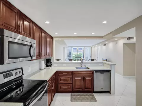 3010 N Course Dr #903, Pompano Beach, FL 33069 photo 2