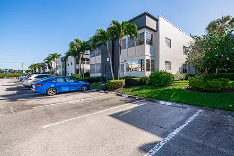 354 Burgundy #H, Delray Beach, FL 33484