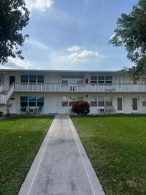37 Bedford B, West Palm Beach, FL 33417