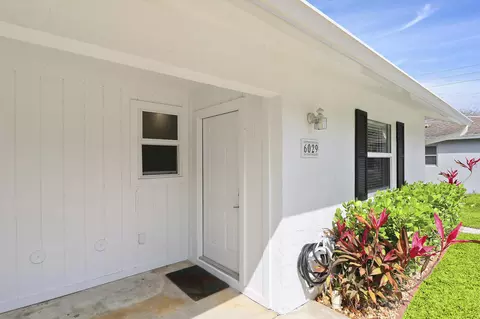 6029 Eberts St, Jupiter, FL 33458 photo 2