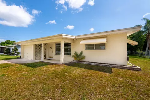 411 Coconut Ave E, Port Saint Lucie, FL 34952