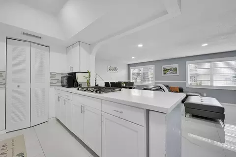 1350 W 53rd St #17, Hialeah, FL 33012 photo 5