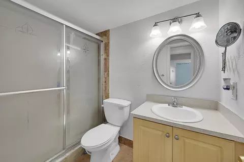 1350 W 53rd St #17, Hialeah, FL 33012 photo 16