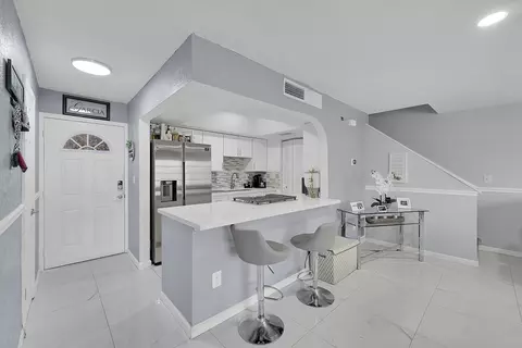 1350 W 53rd St #17, Hialeah, FL 33012 photo 7