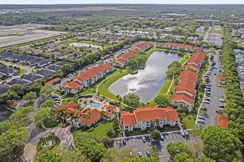 1550 S 42nd Cir #310, Vero Beach, FL 32967