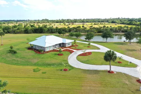 1790 Covey Run Ct SW, Vero Beach, FL 32968