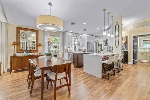8286 Old Forest Rd, Palm Beach Gardens, FL 33410