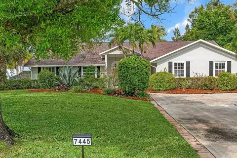 7445 N 16th Mnr, Vero Beach, FL 32966