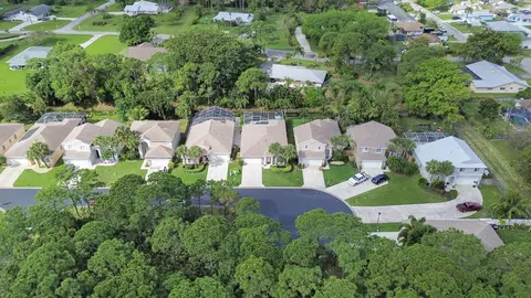 2432 SE Springtree Pl, Stuart, FL 34997 photo 5