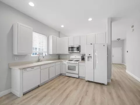 2432 SE Springtree Pl, Stuart, FL 34997 photo 9