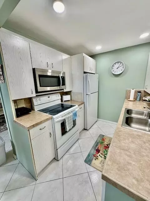 4084 Exeter E, Boca Raton, FL 33434 photo 4