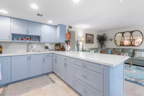 249 Wellington H, West Palm Beach, FL 33417