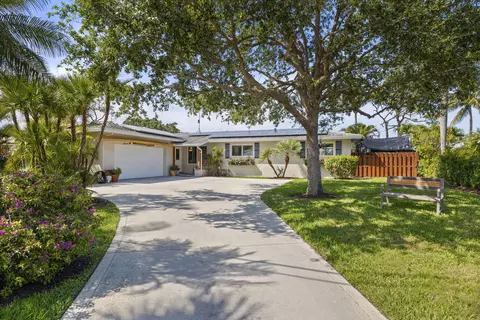 15 Palmetto Way, Tequesta, FL 33469