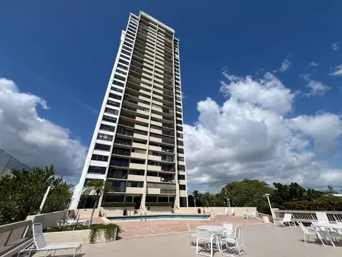 5600 N Flagler Dr #802, West Palm Beach, FL 33407