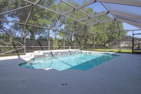 5679 Riverboat Cir SW, Vero Beach, FL 32968