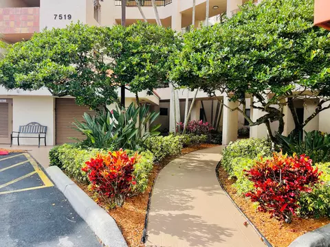 7519 La Paz Blvd #307, Boca Raton, FL 33433