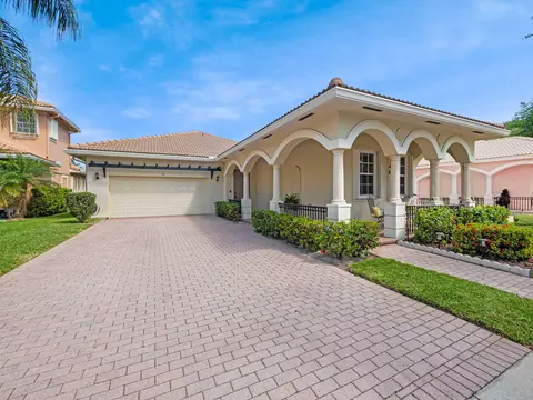 153 Via Rosina, Jupiter, FL 33458