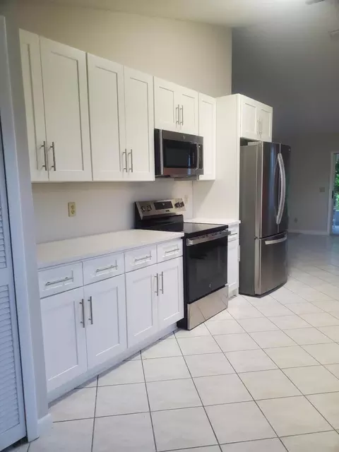 6960 SE Lillian Ct, Stuart, FL 34997 photo 4