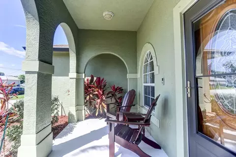 941 SW Fable Ave, Port Saint Lucie, FL 34953