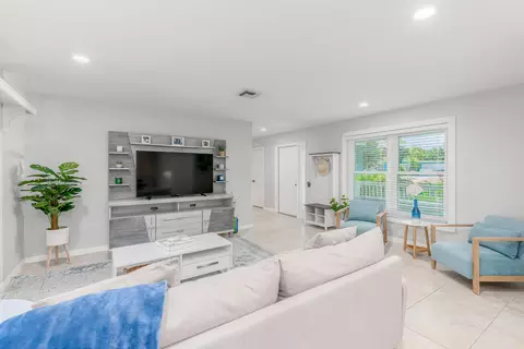 338 SW Winnachee Dr, Stuart, FL 34994 photo 11
