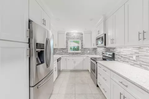 338 SW Winnachee Dr, Stuart, FL 34994 photo 13