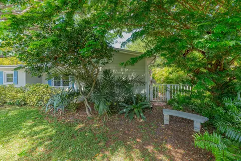 338 SW Winnachee Dr, Stuart, FL 34994 photo 5