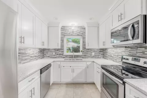 338 SW Winnachee Dr, Stuart, FL 34994 photo 14