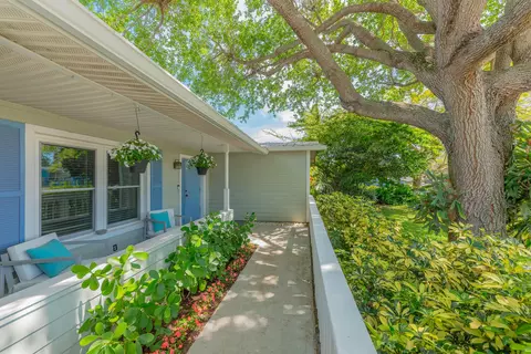 338 SW Winnachee Dr, Stuart, FL 34994 photo 6