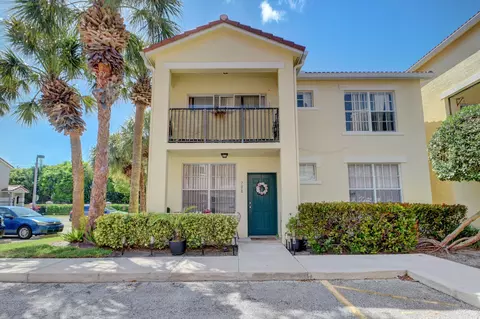 708 Belmont Pl, Boynton Beach, FL 33436
