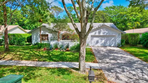 2417 NW 36th St, Boca Raton, FL 33431