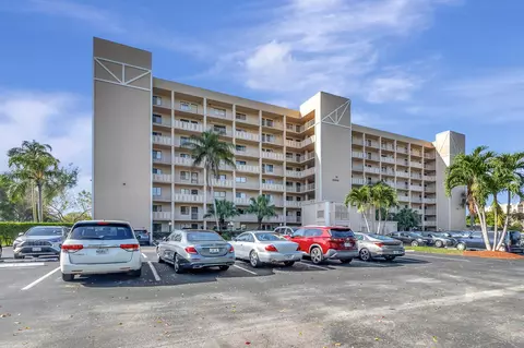 6866 Huntington Ln #707, Delray Beach, FL 33446