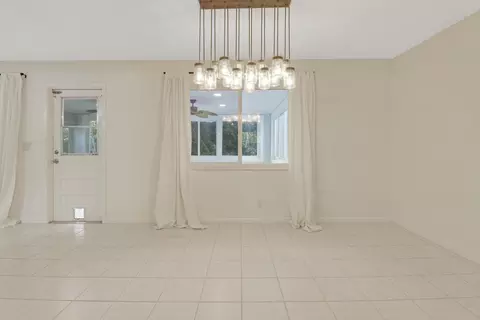 366 Maple Ave, Tequesta, FL 33469 photo 8