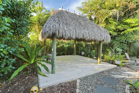 366 Maple Ave, Tequesta, FL 33469 photo 39