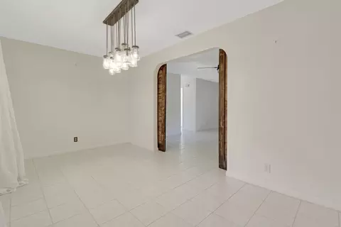 366 Maple Ave, Tequesta, FL 33469 photo 13