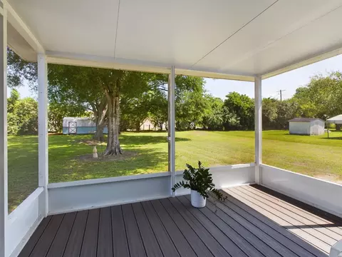 1089 Bay Dr NW, Moore Haven, FL 33471 photo 31
